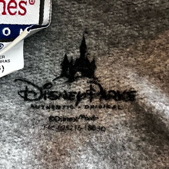 Disney Parks VTG Cars Lightning MCQueen 95 men’s grey sweatshirt. Hanes Tag S - Picture 5 of 10